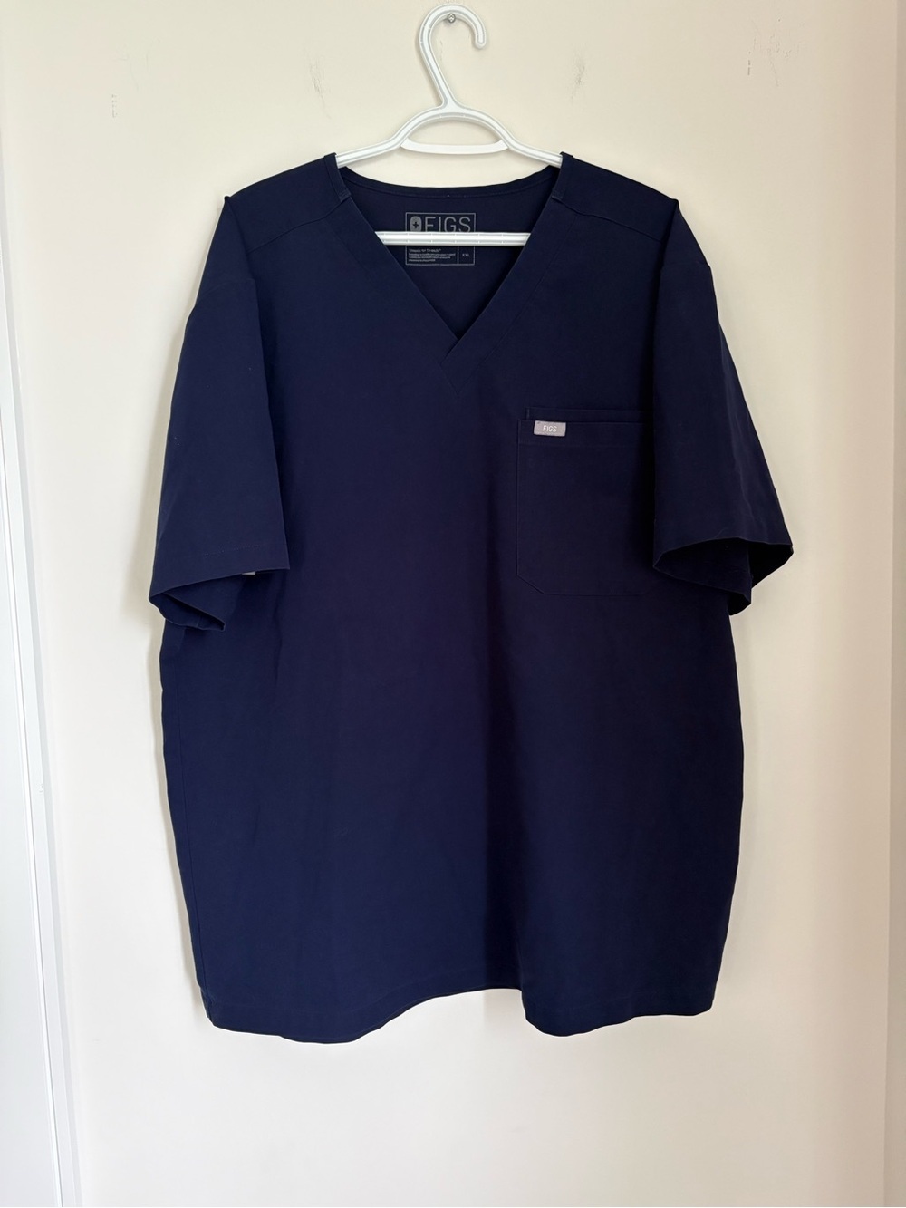 Figs Navy V-Neck Short Sleeve Scrub Women's Top with Chest Pocket XXL - Picture 2 of 6